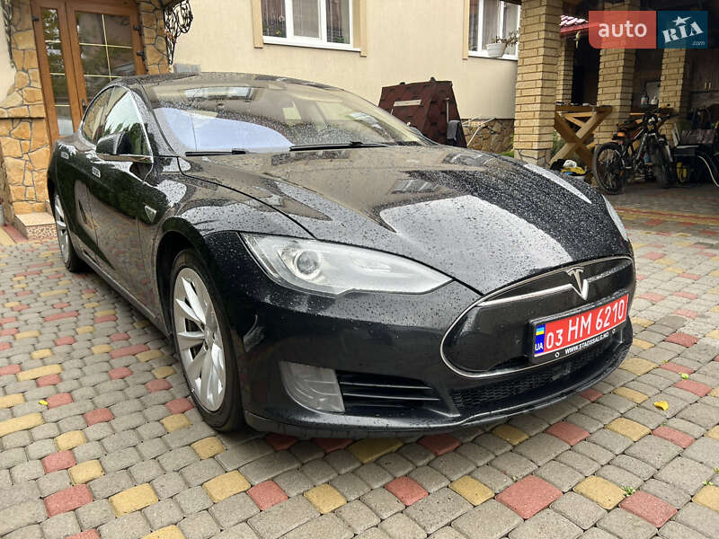 Лифтбек Tesla Model S 2015 в Львове фото 2 Лифтбек Tesla Model S 2015 в Львове