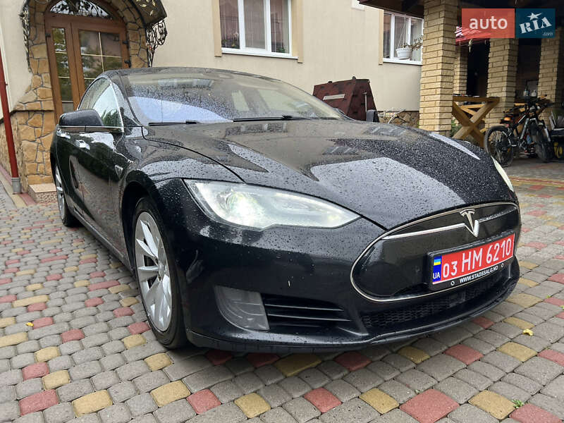 Лифтбек Tesla Model S 2015 в Львове фото 24 Лифтбек Tesla Model S 2015 в Львове