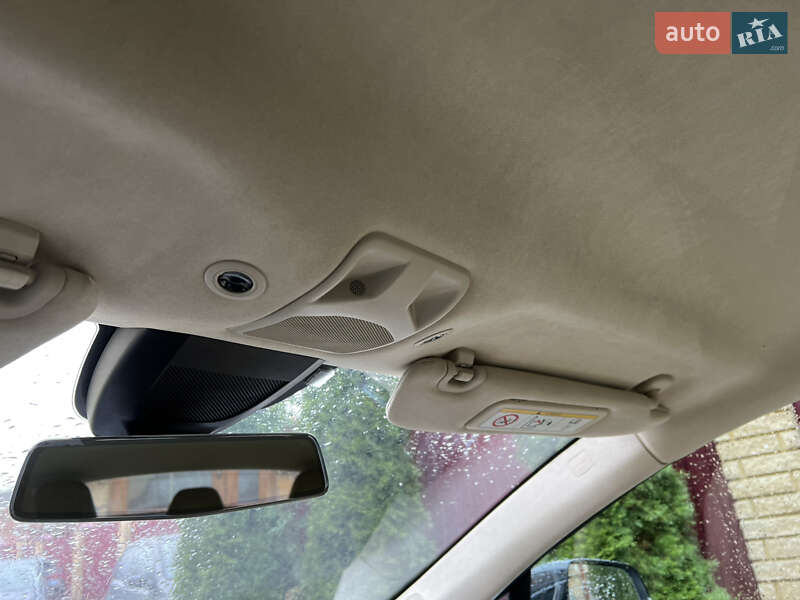 Лифтбек Tesla Model S 2015 в Львове фото 48 Лифтбек Tesla Model S 2015 в Львове