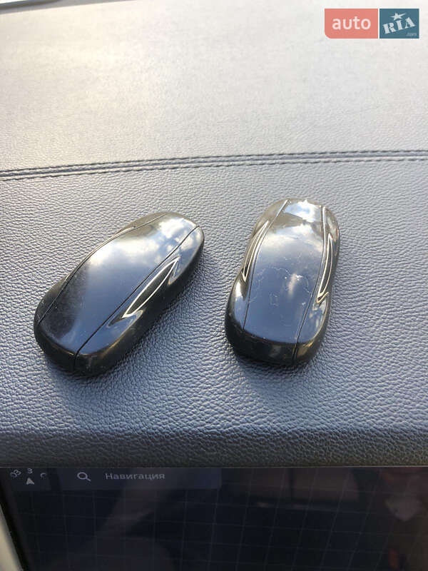 Лифтбек Tesla Model S 2015 в Львове фото 52 Лифтбек Tesla Model S 2015 в Львове