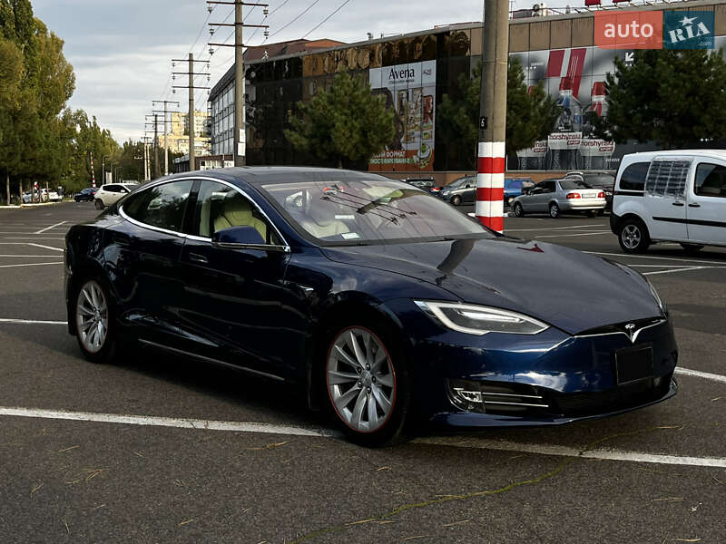 Лифтбек Tesla Model S 2017 в Одессе