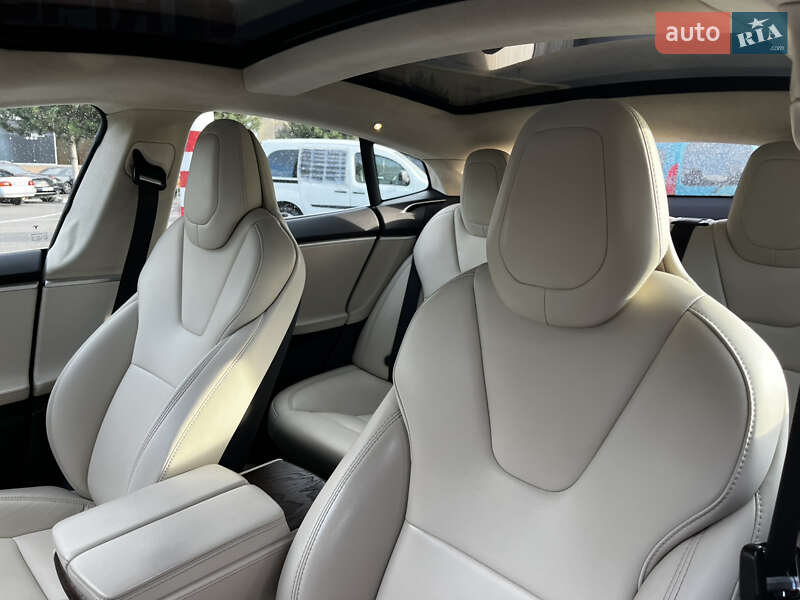 Лифтбек Tesla Model S 2017 в Одессе