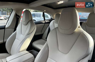 Ліфтбек Tesla Model S 2017 в  фото 14 Ліфтбек Tesla Model S 2017 в