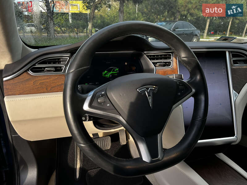 Лифтбек Tesla Model S 2017 в Одессе