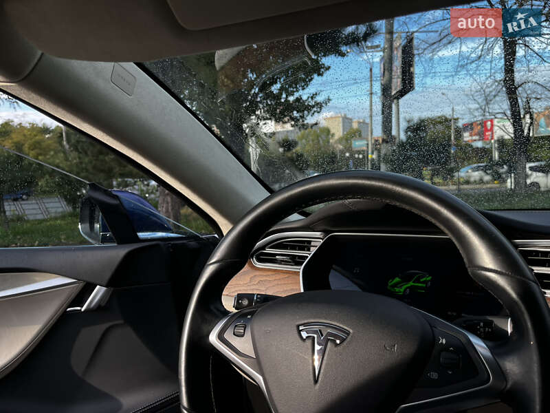Лифтбек Tesla Model S 2017 в Одессе