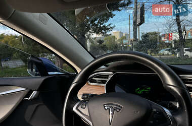 Ліфтбек Tesla Model S 2017 в  фото 28 Ліфтбек Tesla Model S 2017 в