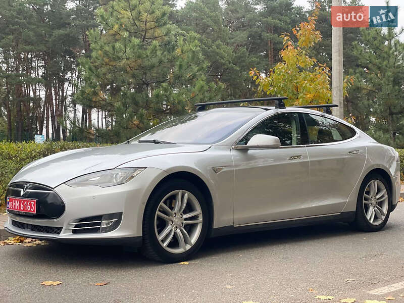 Tesla Model S 2014