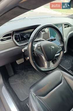 Лифтбек Tesla Model S 2014 в 