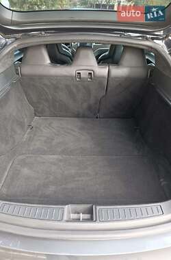 Лифтбек Tesla Model S 2014 в 