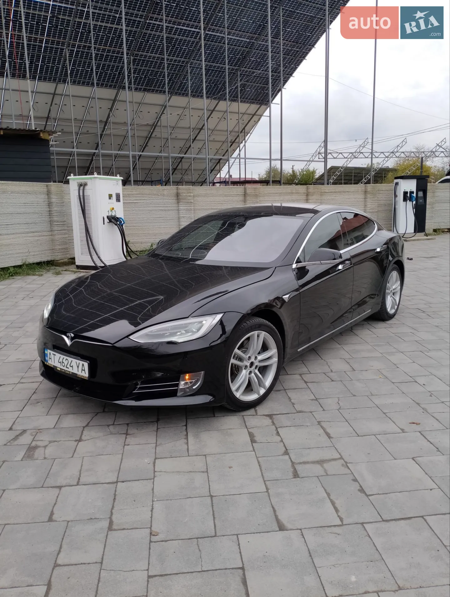 2020 Tesla Model S - фото 1