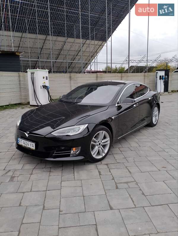 Лифтбек Tesla Model S 2020 в Ивано-Франковске