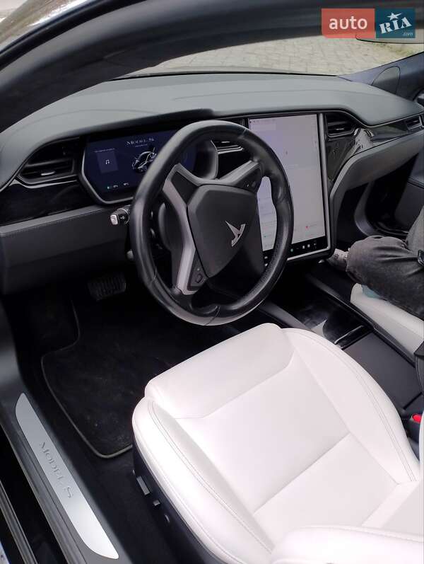 Лифтбек Tesla Model S 2020 в Ивано-Франковске