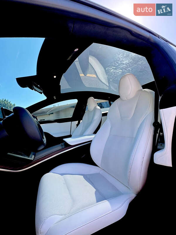 Ліфтбек Tesla Model S 2023 в Запоріжжі