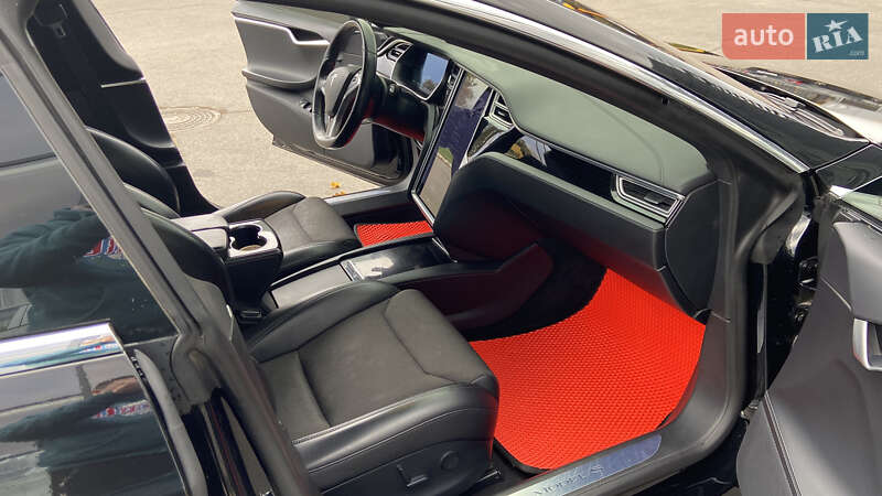 Ліфтбек Tesla Model S 2018 в Харкові