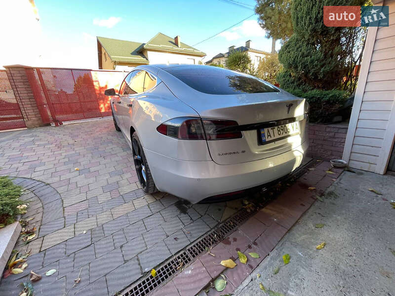 Лифтбек Tesla Model S 2018 в Ивано-Франковске