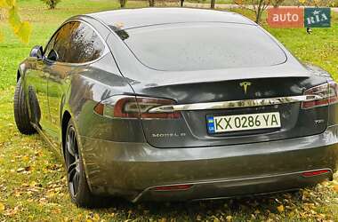 Ліфтбек Tesla Model S 2015 в 