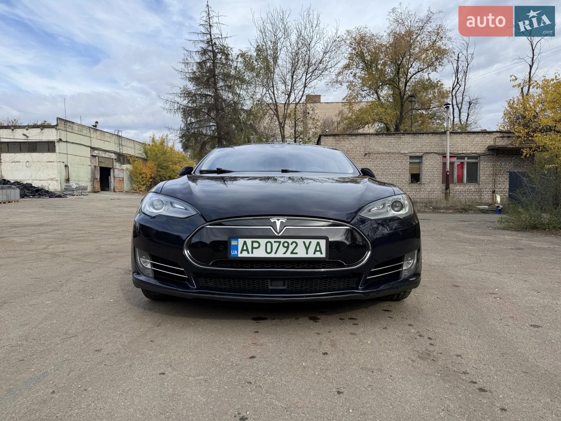 2015 Tesla Model S - фото 1