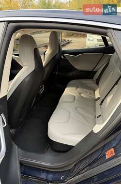 Лифтбек Tesla Model S 2015 в  фото 7 Лифтбек Tesla Model S 2015 в