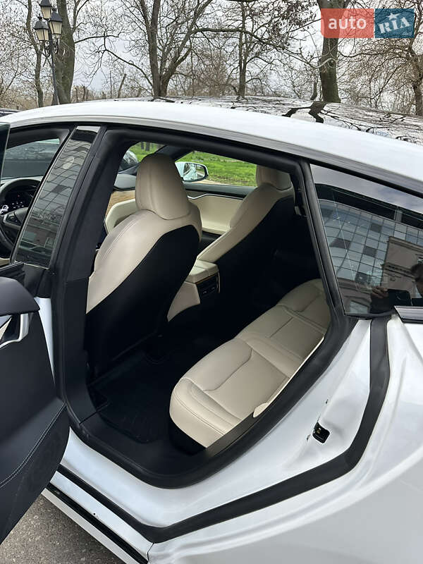 Ліфтбек Tesla Model S 2020 в Одесі фото 17 Ліфтбек Tesla Model S 2020 в Одесі