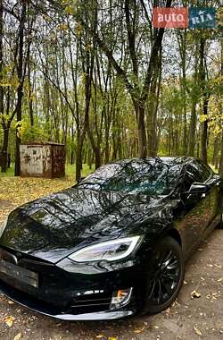 Лифтбек Tesla Model S 2018 в 