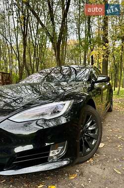Лифтбек Tesla Model S 2018 в 