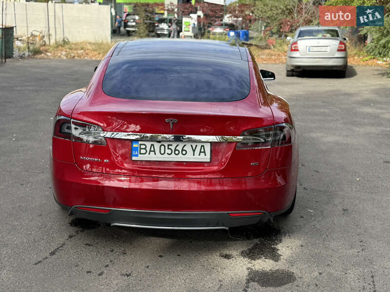 Ліфтбек Tesla Model S 2013 в Одесі