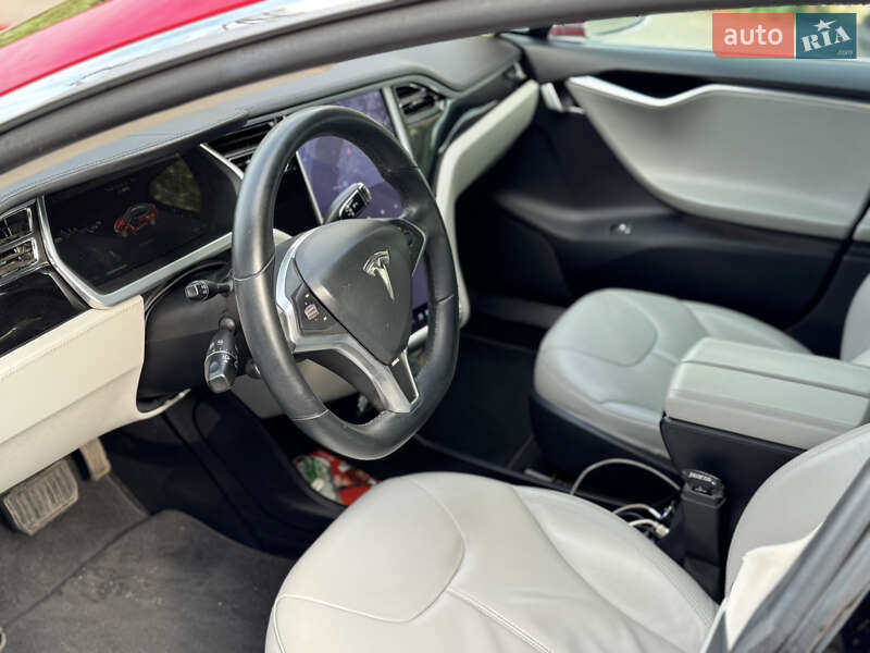 Ліфтбек Tesla Model S 2013 в Одесі