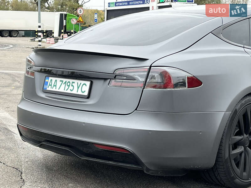 Ліфтбек Tesla Model S 2021 в Києві