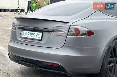 Лифтбек Tesla Model S 2021 в 