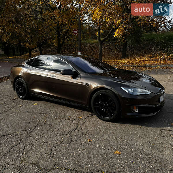 Лифтбек Tesla Model S 2013 в Кропивницком фото Лифтбек Tesla Model S 2013 в Кропивницком