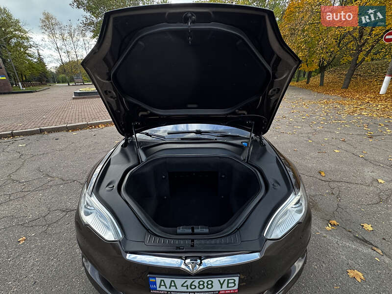 Лифтбек Tesla Model S 2013 в Кропивницком фото 31 Лифтбек Tesla Model S 2013 в Кропивницком