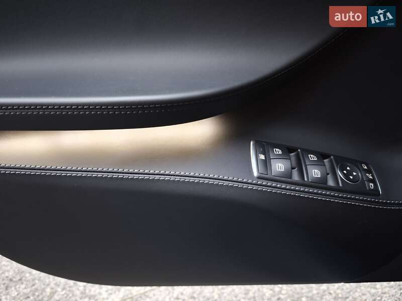 Лифтбек Tesla Model S 2017 в Киеве