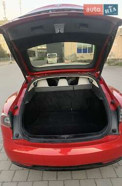 Лифтбек Tesla Model S 2016 в 