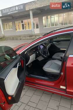 Лифтбек Tesla Model S 2016 в 