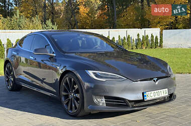 Лифтбек Tesla Model S 2017 в 