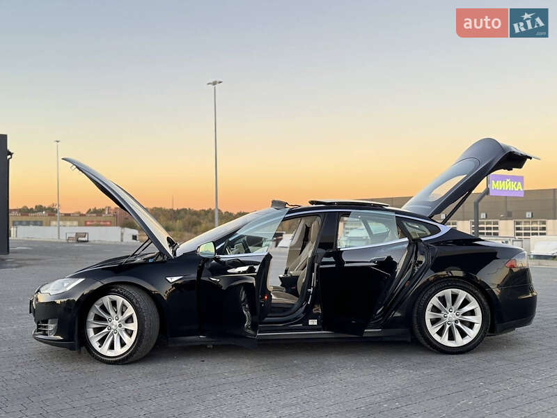 Ліфтбек Tesla Model S 2014 в Львові фото 17 Ліфтбек Tesla Model S 2014 в Львові