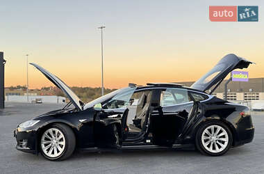 Лифтбек Tesla Model S 2014 в 