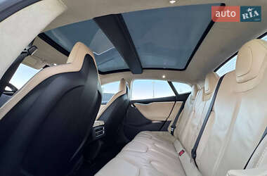 Лифтбек Tesla Model S 2014 в 