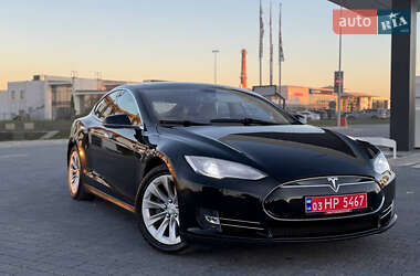 Лифтбек Tesla Model S 2014 в 