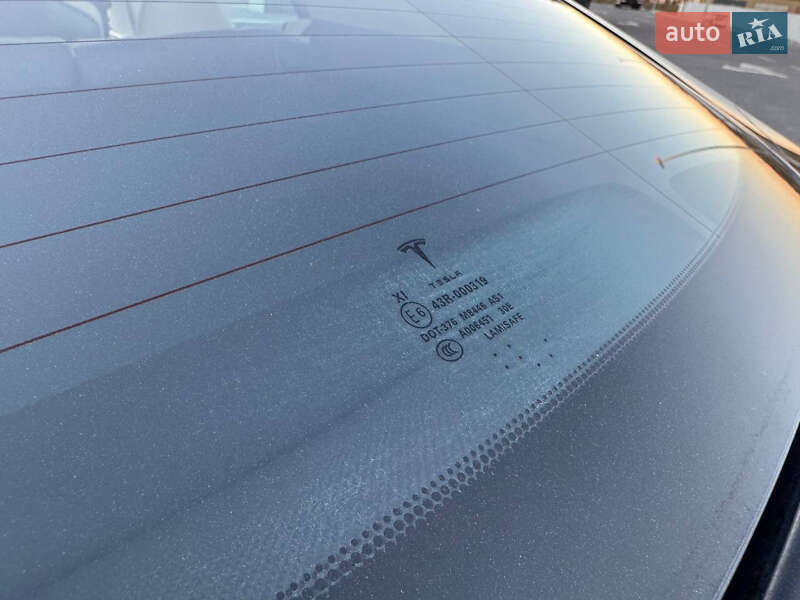 Ліфтбек Tesla Model S 2014 в Львові фото 28 Ліфтбек Tesla Model S 2014 в Львові