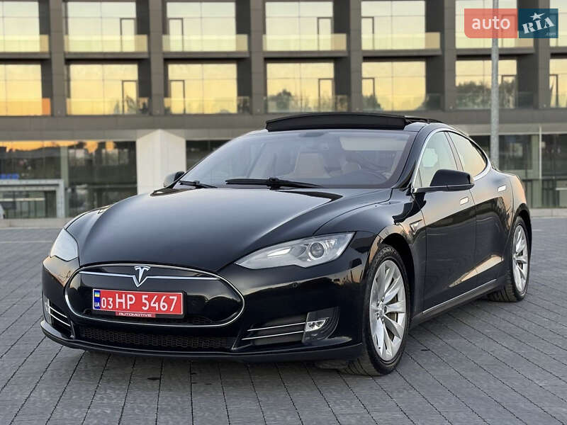 Ліфтбек Tesla Model S 2014 в Львові фото 39 Ліфтбек Tesla Model S 2014 в Львові