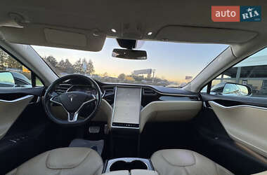 Лифтбек Tesla Model S 2014 в 