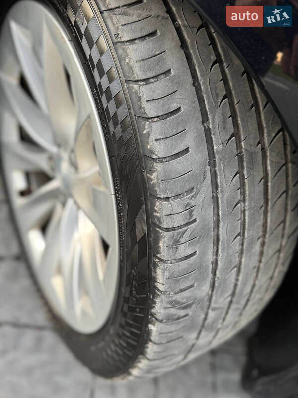 Ліфтбек Tesla Model S 2014 в Львові фото 55 Ліфтбек Tesla Model S 2014 в Львові