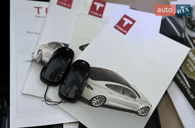 Лифтбек Tesla Model S 2014 в 
