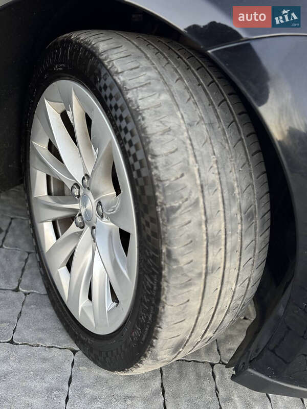 Ліфтбек Tesla Model S 2014 в Львові фото 64 Ліфтбек Tesla Model S 2014 в Львові