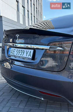 Ліфтбек Tesla Model S 2015 в  фото 4 Ліфтбек Tesla Model S 2015 в