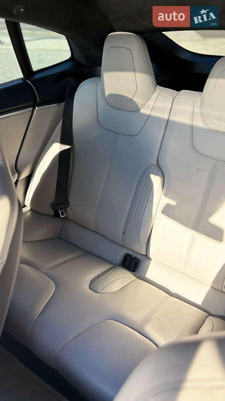 Лифтбек Tesla Model S 2015 в Днепре фото 11 Лифтбек Tesla Model S 2015 в Днепре