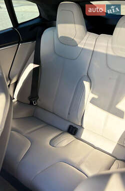 Ліфтбек Tesla Model S 2015 в  фото 11 Ліфтбек Tesla Model S 2015 в