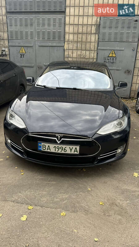 Ліфтбек Tesla Model S 2014 в Києві фото 15 Ліфтбек Tesla Model S 2014 в Києві