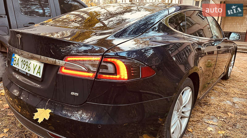 Ліфтбек Tesla Model S 2014 в Києві фото 11 Ліфтбек Tesla Model S 2014 в Києві